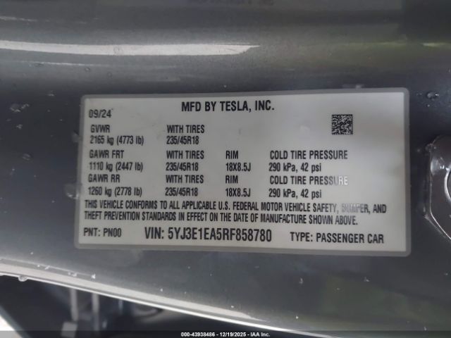 Tesla Model 3 Image 13