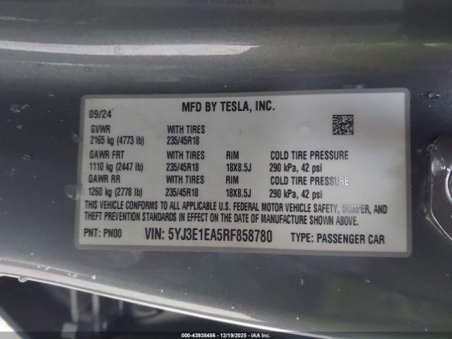 Tesla Model 3 Image 13
