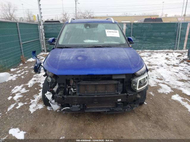 Hyundai VENUE Limited Image 4