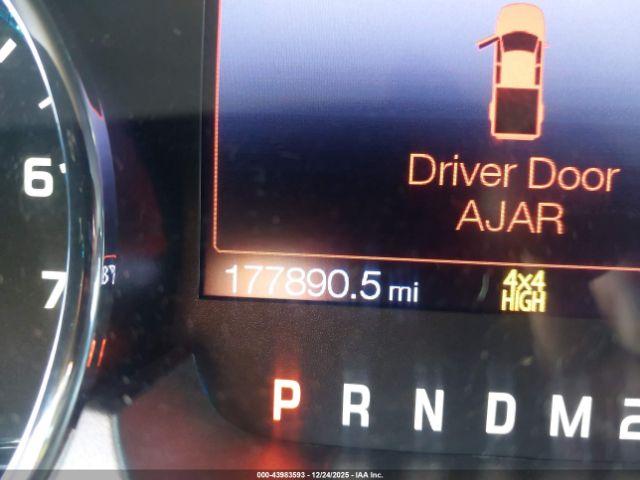 Ford F-150 Platinum Image 13