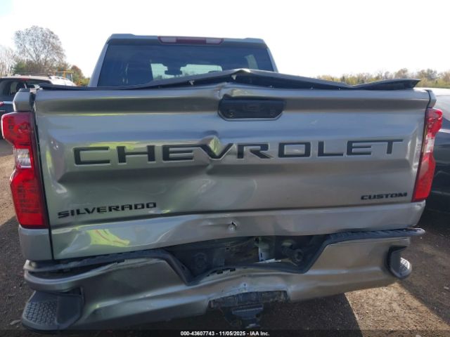 Chevrolet Silverado 1500 4wd  Short Bed Custom Image 12