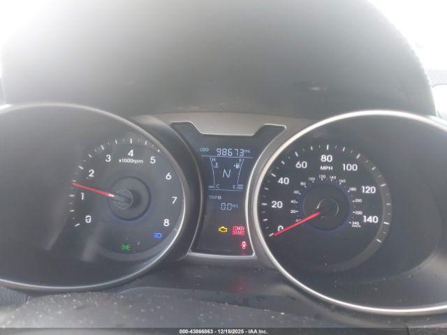 Hyundai VELOSTER Image 10