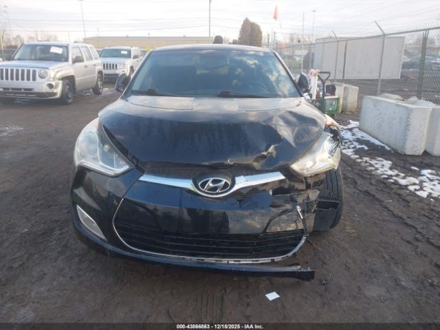 Hyundai VELOSTER Image 9