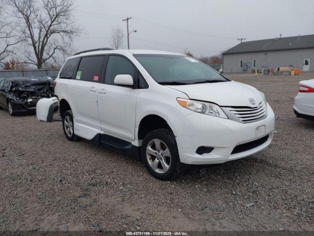 Salvage Toyota Sienna
