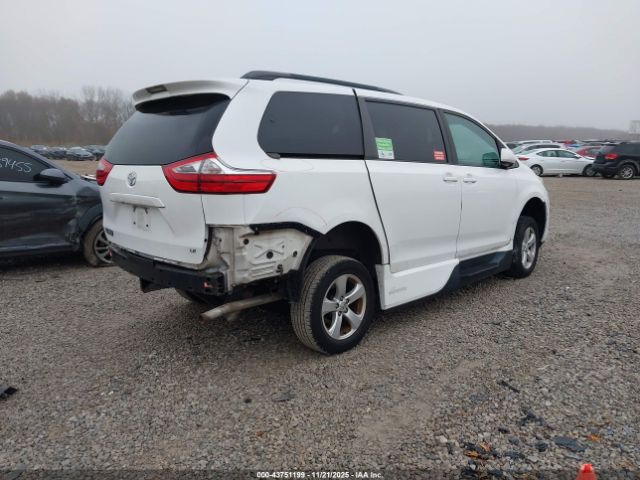 Toyota Sienna Le 8 Passenger Image 5