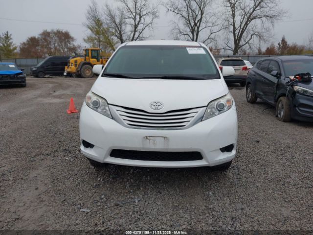 Toyota Sienna Le 8 Passenger Image 12