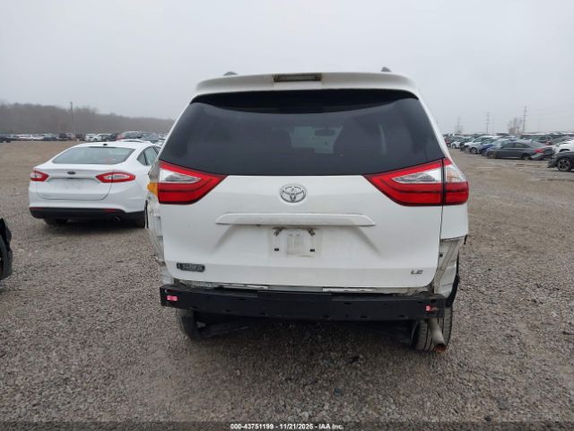 Toyota Sienna Le 8 Passenger Image 9