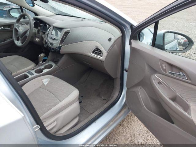 Chevrolet Cruze Ls Auto Image 16