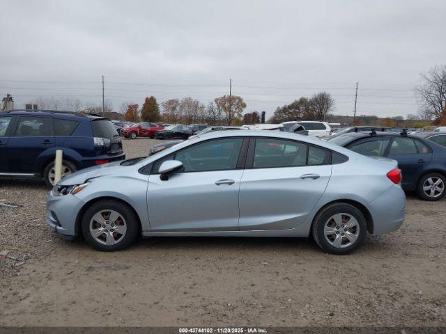 Chevrolet Cruze Ls Auto Image 2