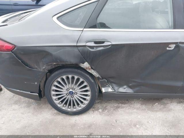 Ford Fusion Titanium Image 12