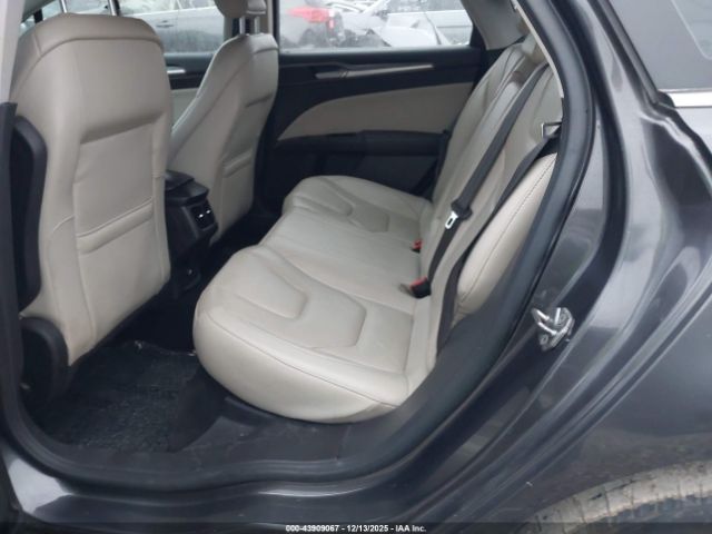 Ford Fusion Titanium Image 16