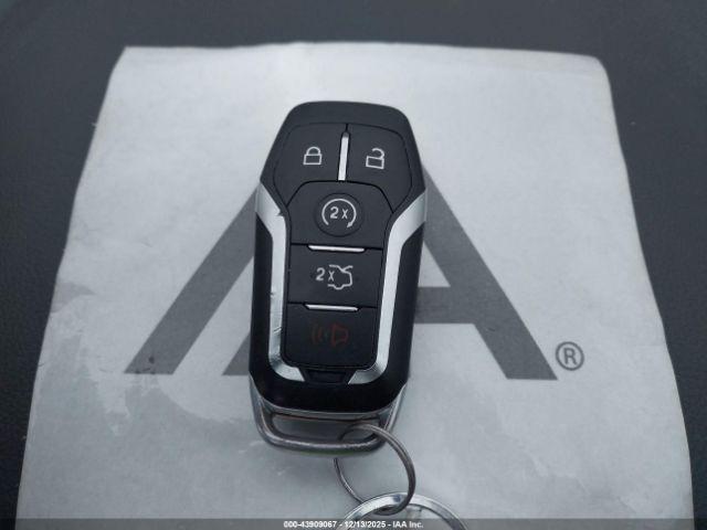 Ford Fusion Titanium Image 2