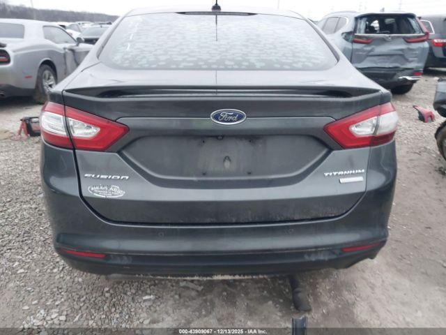 Ford Fusion Titanium Image 8