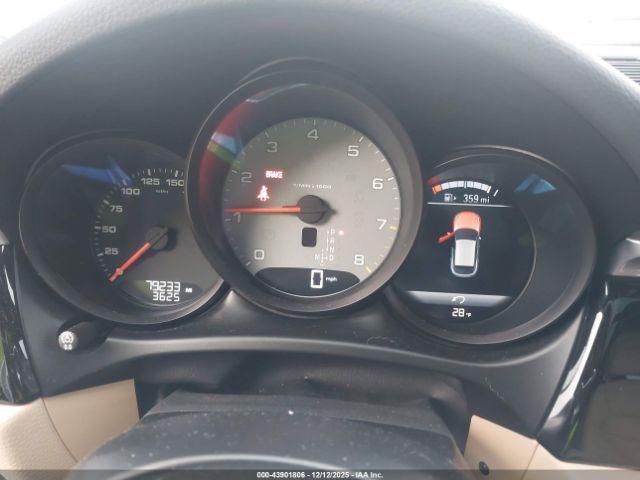 Porsche Macan S Image 12