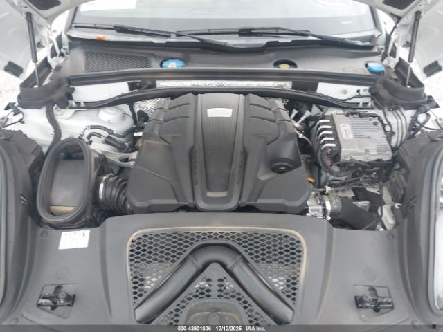 Porsche Macan S Image 13