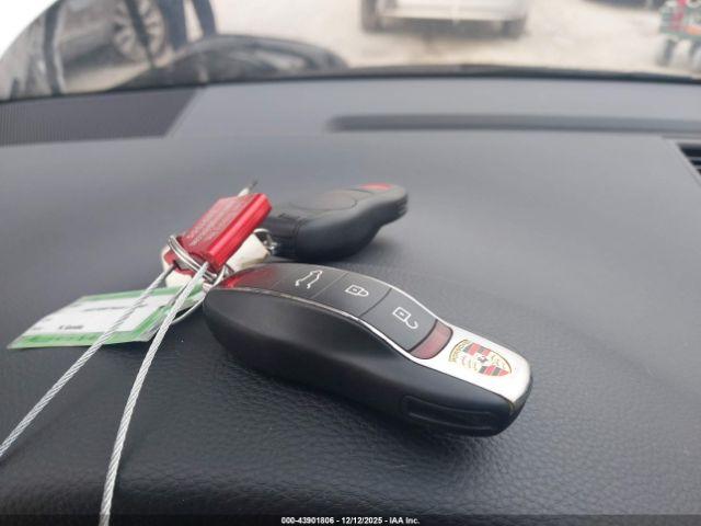 Porsche Macan S Image 6