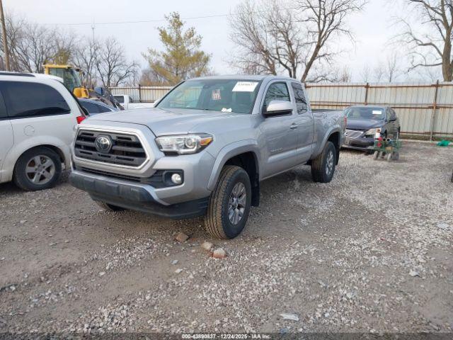Toyota Tacoma Sr5 V6 Image 2