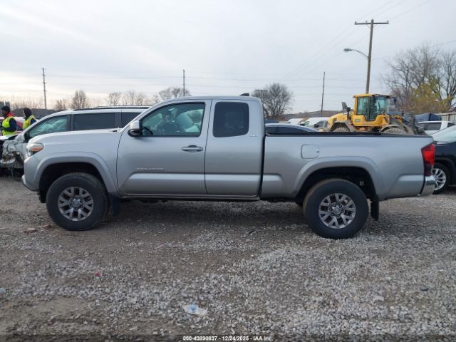 Toyota Tacoma Sr5 V6 Image 11