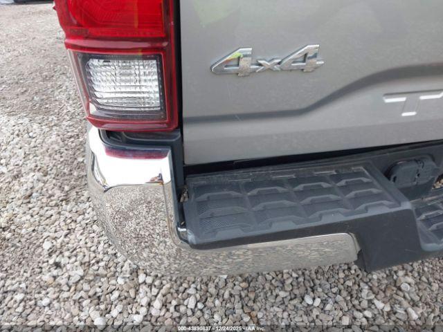 Toyota Tacoma Sr5 V6 Image 15