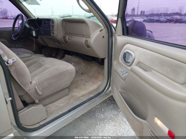 Chevrolet Tahoe Ls Image 4