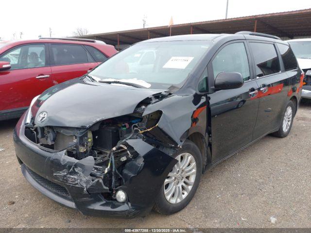 Toyota Sienna Xle Premium 8 Passenger Image 10