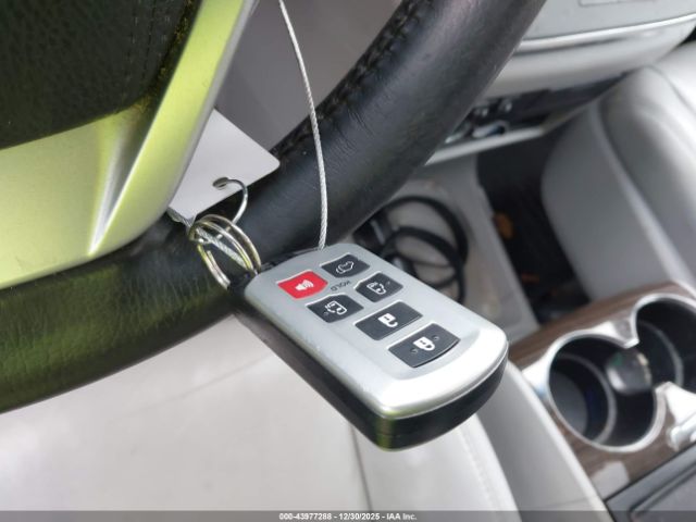 Toyota Sienna Xle Premium 8 Passenger Image 13