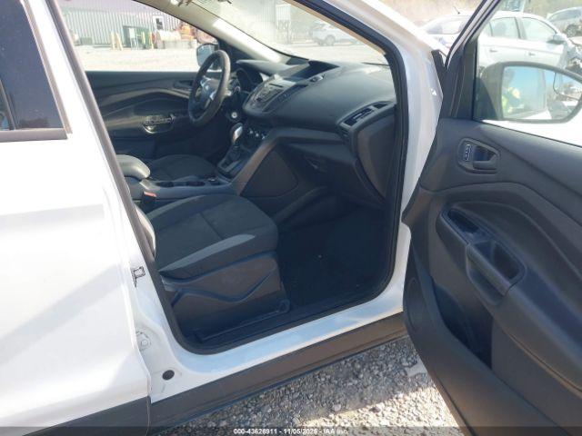 Ford Escape S Image 10