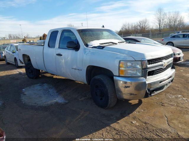  Salvage Chevrolet Silverado 2500