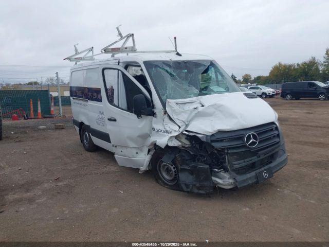  Salvage Mercedes-Benz Sprinter 2500