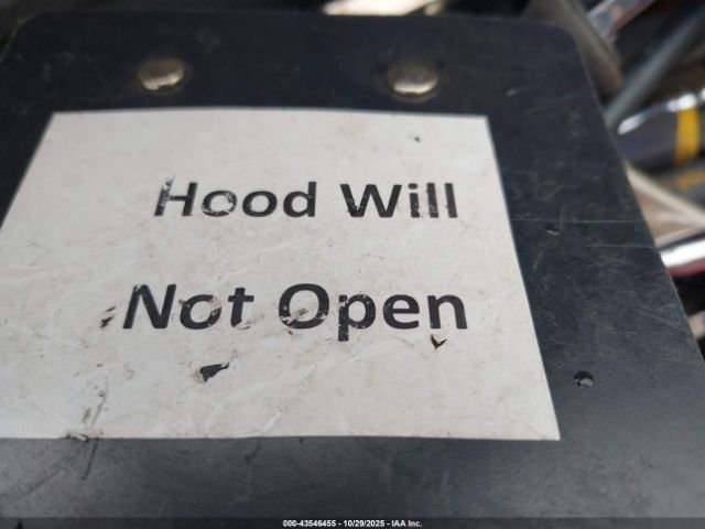 Mercedes-Benz Sprinter 2500 Standard Roof 4-cyl Diesel Ho Image 8