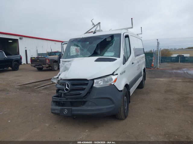 Mercedes-Benz Sprinter 2500 Standard Roof 4-cyl Diesel Ho Image 14