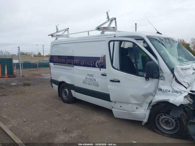 Mercedes-Benz Sprinter 2500 Standard Roof 4-cyl Diesel Ho Image 9
