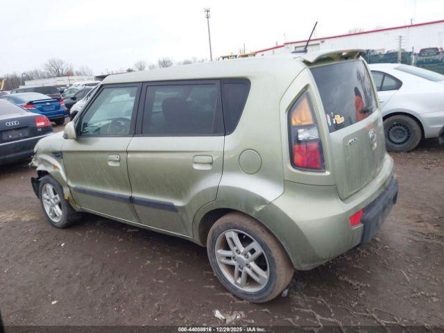 Kia Soul + Image 14