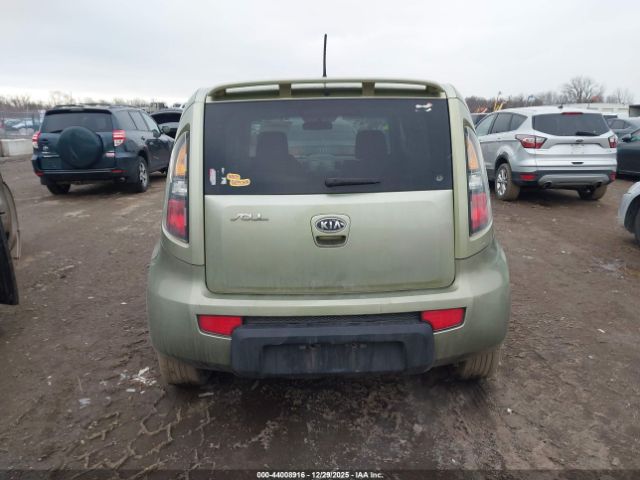 Kia Soul + Image 13