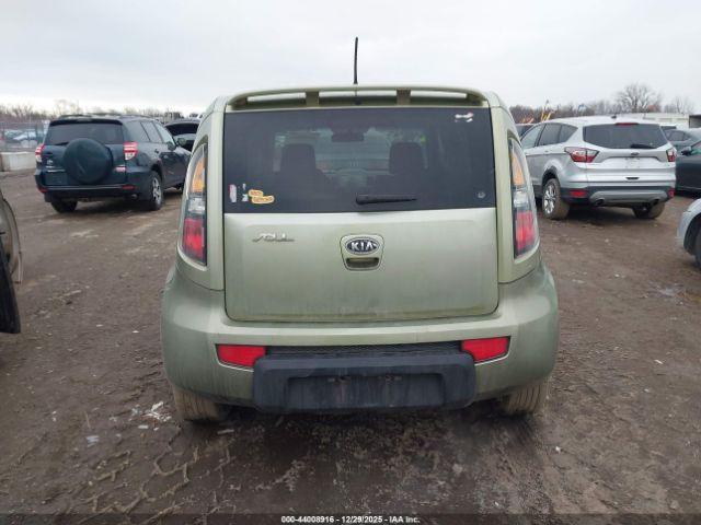 Kia Soul + Image 13
