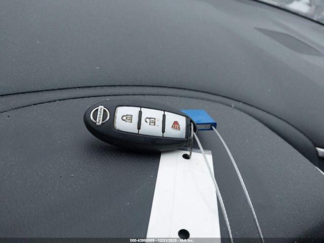 Nissan Pathfinder S Image 18