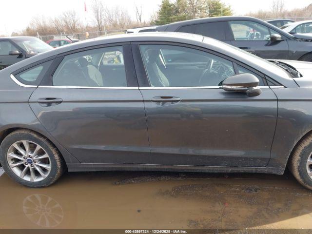 Ford Fusion Se Image 8
