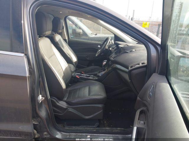 Ford Escape Titanium Image 3