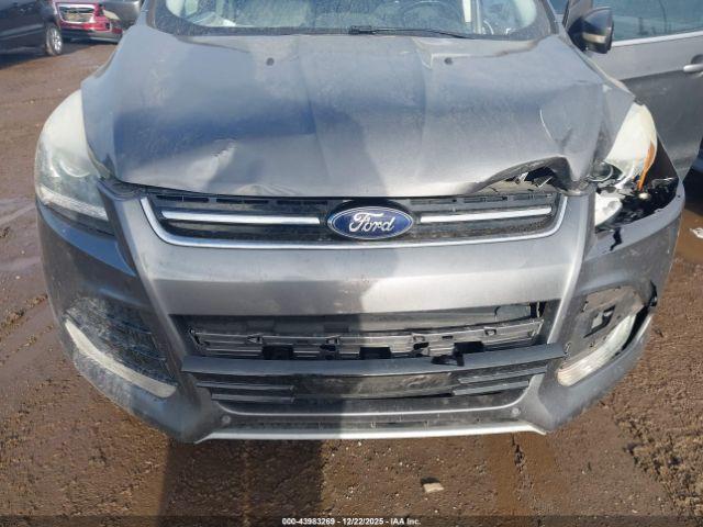 Ford Escape Titanium Image 11