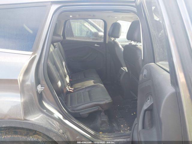 Ford Escape Titanium Image 2