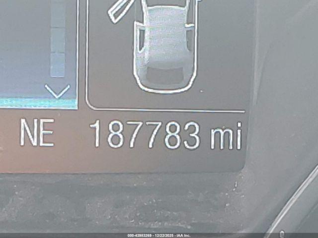 Ford Escape Titanium Image 12