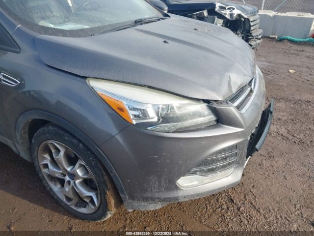 Ford Escape Titanium Image 16