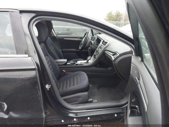 Ford Fusion Se Image 9