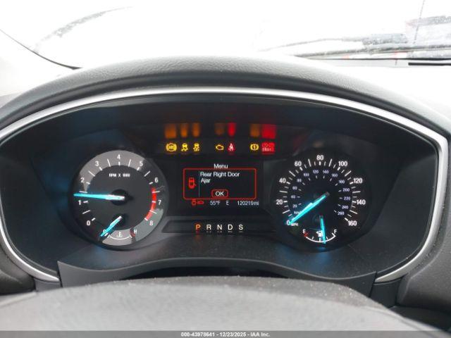 Ford Fusion Se Image 4