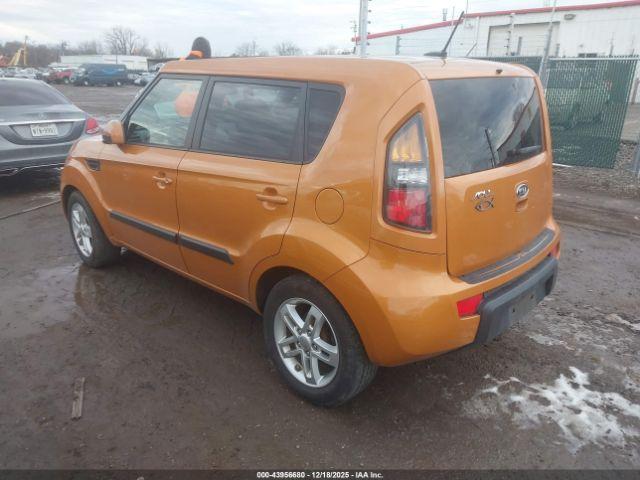 Kia Soul + Image 11