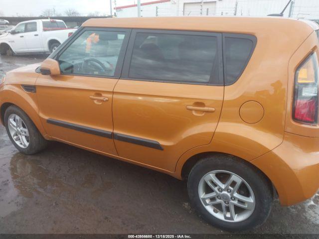 Kia Soul + Image 10