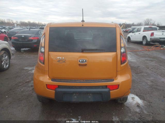 Kia Soul + Image 16