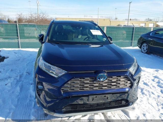 Toyota RAV4 Xse Image 13