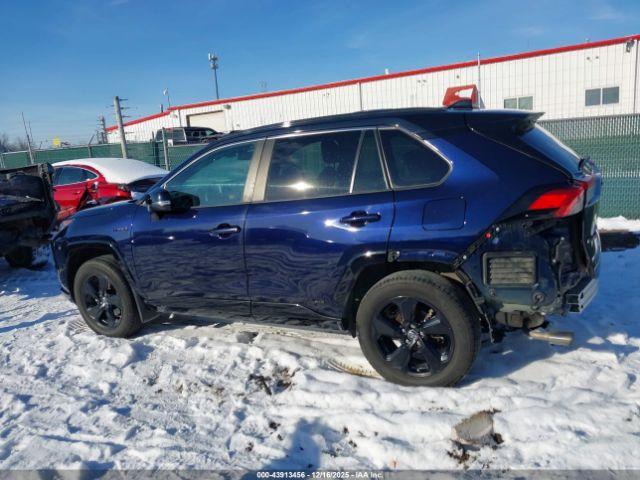 Toyota RAV4 Xse Image 6