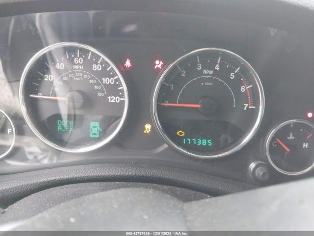 Jeep Wrangler Sahara Image 15